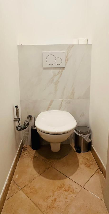 The Nice - 3 Rooms, 3Air Cond, 3Tv, 3Fans, 2 Wc, Wifi Everywhere 5Min Aeroport, Train, Beach, 1Min Tram, 15 Min Centre, Port, Parking Possible エクステリア 写真